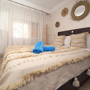 https://waves-hunter-surf-house.agadirhotels.org